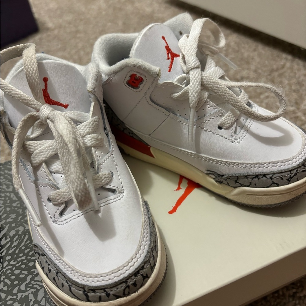 Jordan 3 Retro Sneakers
